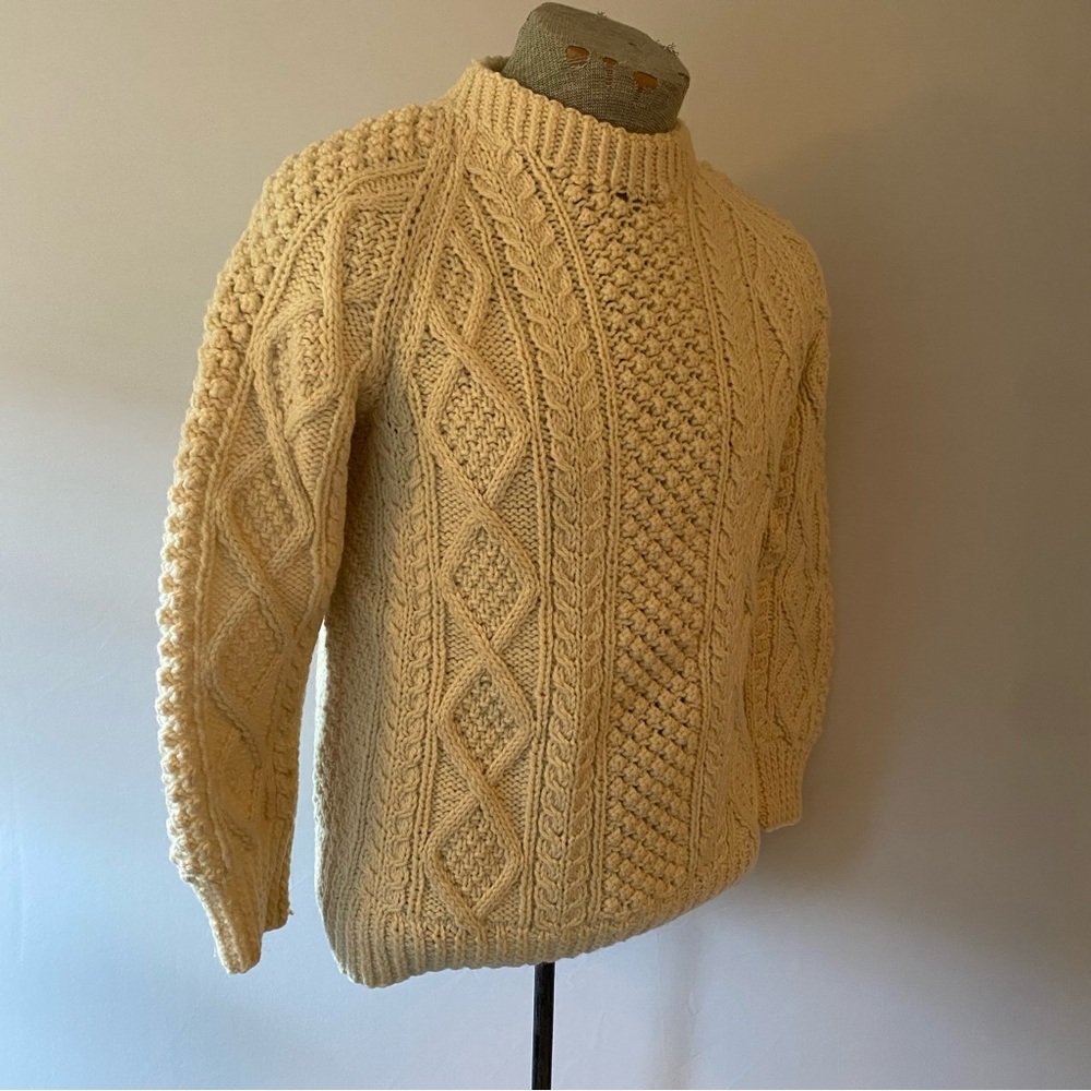 Beautiful Vintage Irish Knit Wool Pullover by Heron. Women’s Med, Men’s Small.